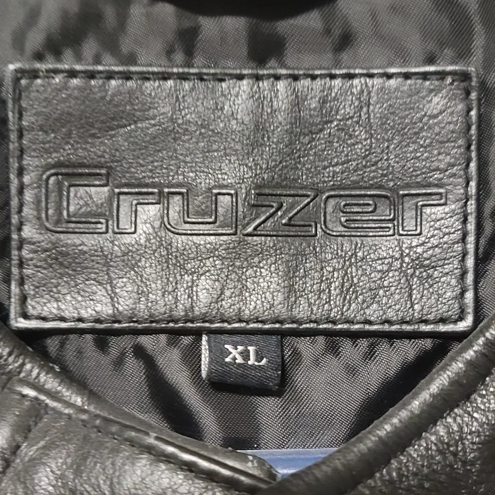 Elegant Black Leather Women's Jacket - Picture 11 of 11